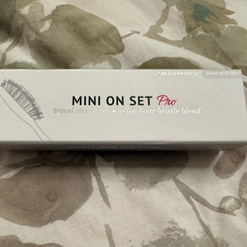 Beachwaver Mini On Set Pro Brush